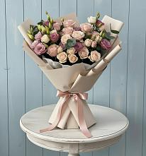 Букет цветов из:  Розы и Лизиантусы в Советском Республики Крым