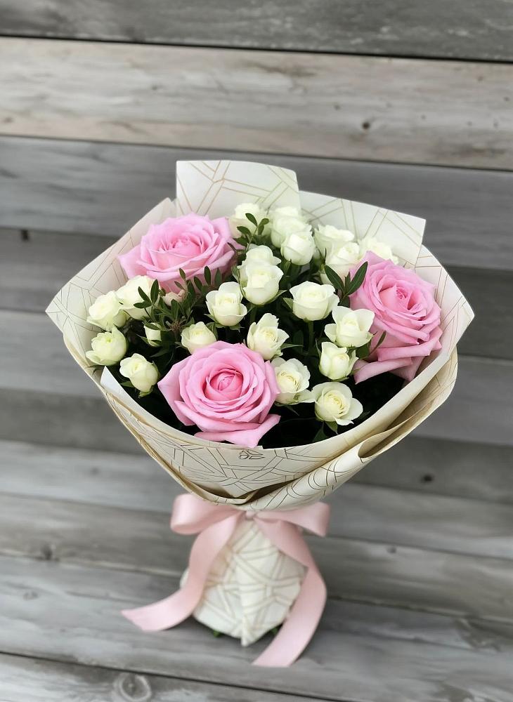 Букет цветов из: Розы в Советском Республики Крым