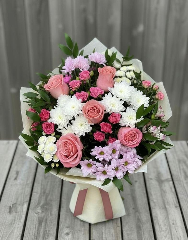 Букет цветов из: Альстромерии, Гвоздики, Розы и Хризантемы в Советском Республики Крым