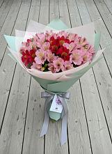 Букет цветов из:  Альстромерии в Советском Республики Крым