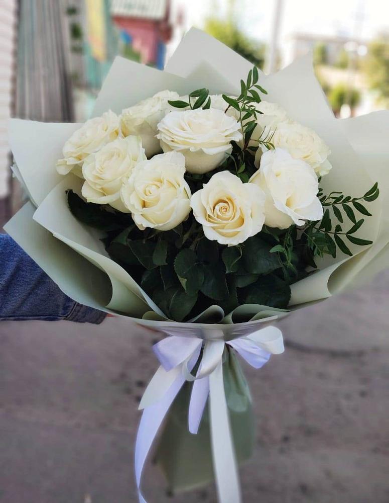 Букет Белые розы Проуд в Советском Республики Крым