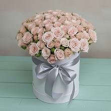 Цветочная композиция из Розы в шляпной коробке в Советском Республики Крым