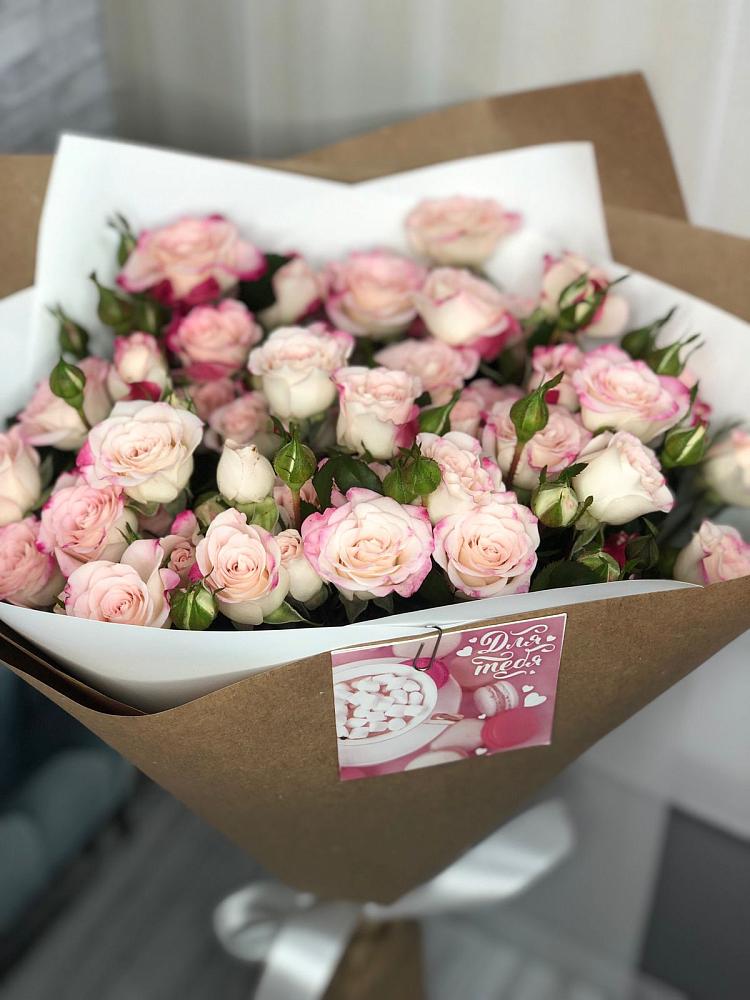 Букет цветов из: Розы в Советском Республики Крым