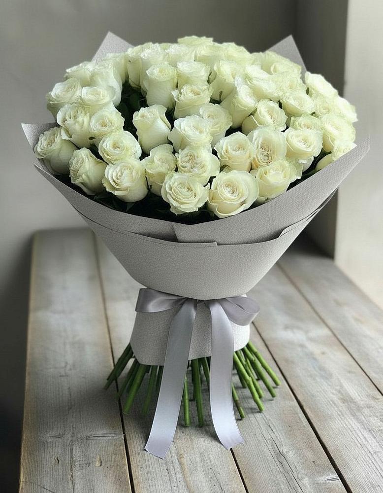 Букет 35 Белых роз в Советском Республики Крым