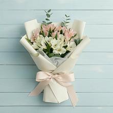 Букет цветов из:  Альстромерии в Советском Республики Крым