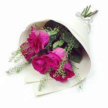 Букет цветов из:  Розы в Советском Республики Крым