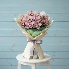 Букет цветов из:  Орхидеи и Розы в Советском Республики Крым