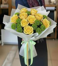 Букет цветов из:  Хризантемы и Розы в Советском Республики Крым