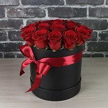 Цветочная композиция из Розы в шляпной коробке в Советском Республики Крым