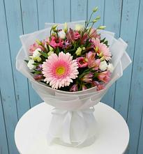 Букет цветов из:  Герберы, Альстромерии и Лизиантусы в Советском Республики Крым