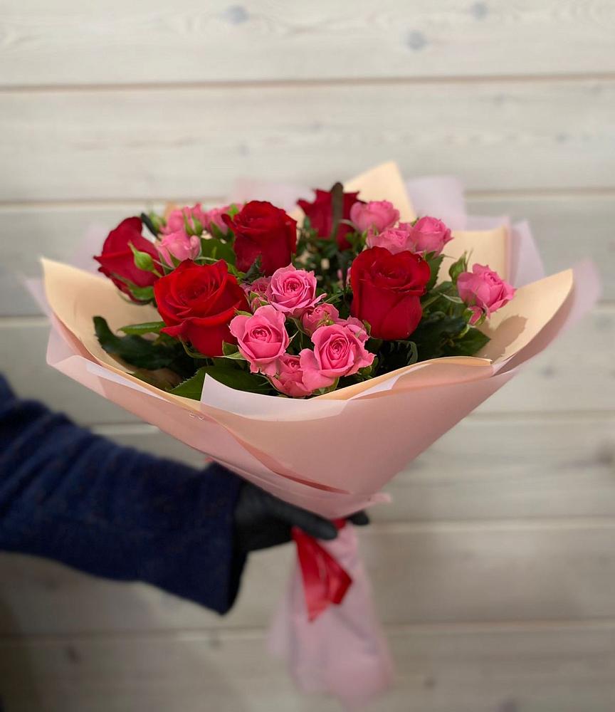 Букет цветов из: Розы в Советском Республики Крым