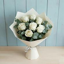 Букет Белые розы в Эвкалипте в Советском Республики Крым