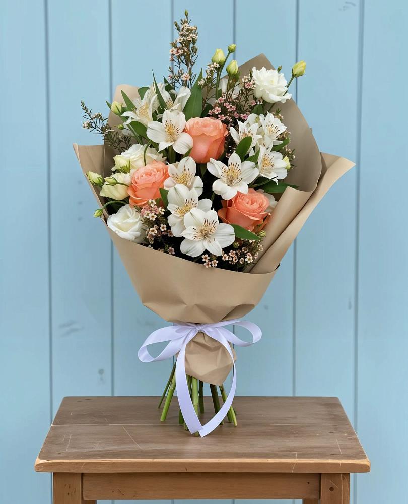 Букет цветов из: Альстромерии, Лизиантусы, Розы и Хризантемы в Советском Республики Крым