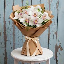 Букет цветов из:  Орхидеи и Розы в Советском Республики Крым